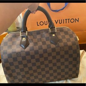 Louis Vuitton Damier  Speedy 30 ( Authentic )